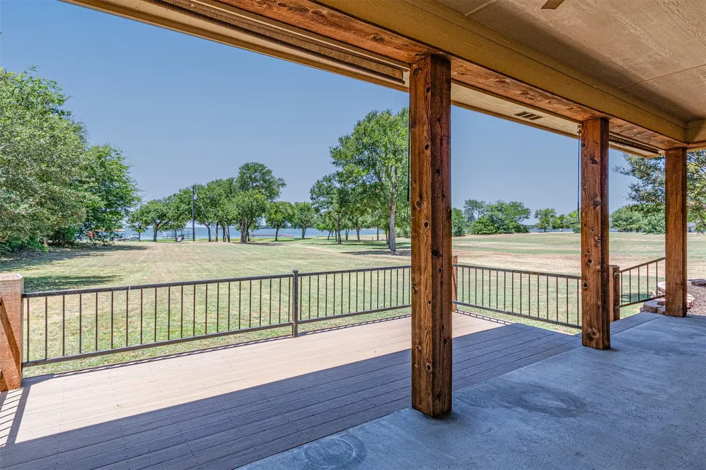 132 Seminole Trail East Tawakoni TX 75472