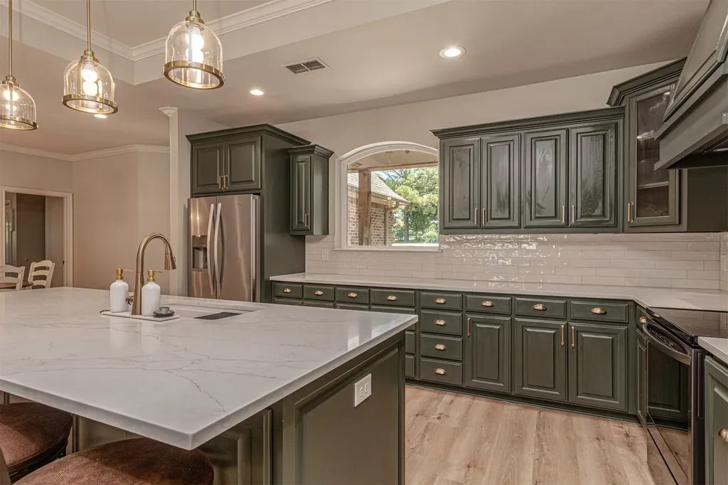 132 Seminole Trail East Tawakoni TX 75472