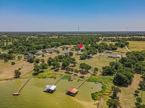 132 Seminole Trail East Tawakoni TX 75472