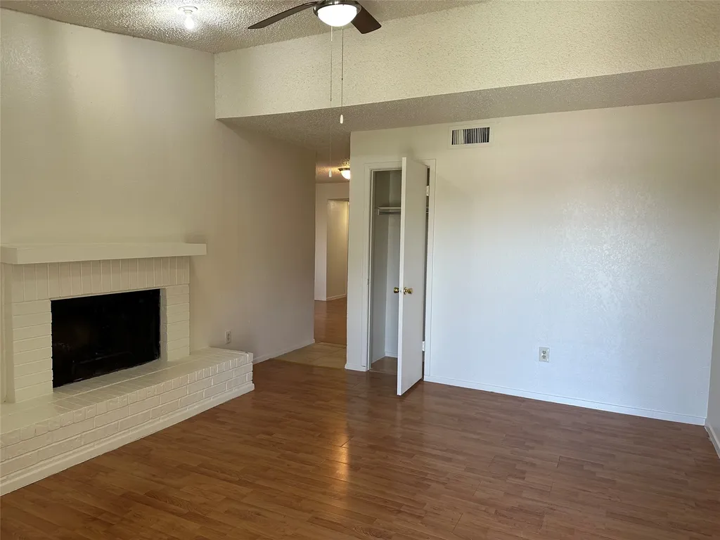 9615 Walnut Street Dallas TX 75243