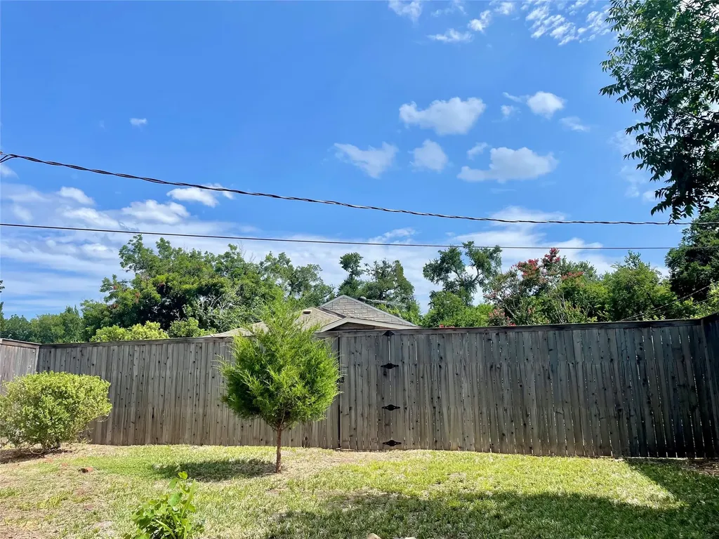 1502 Resistol Road Garland TX 75042