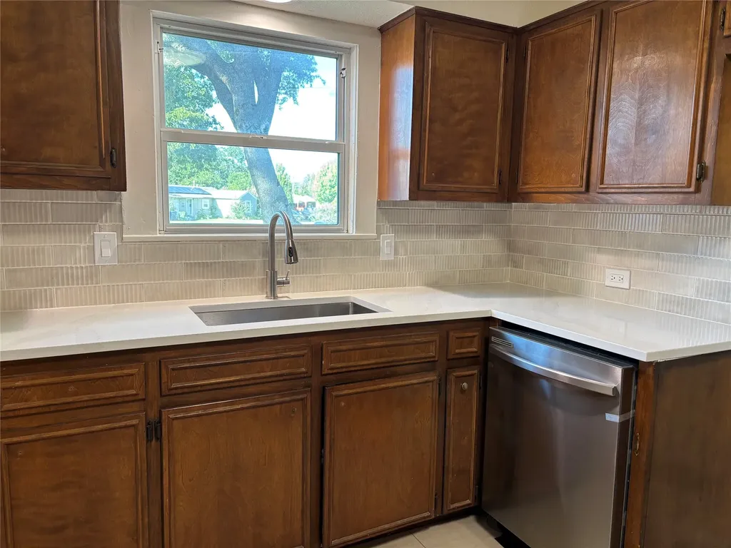 1502 Resistol Road Garland TX 75042