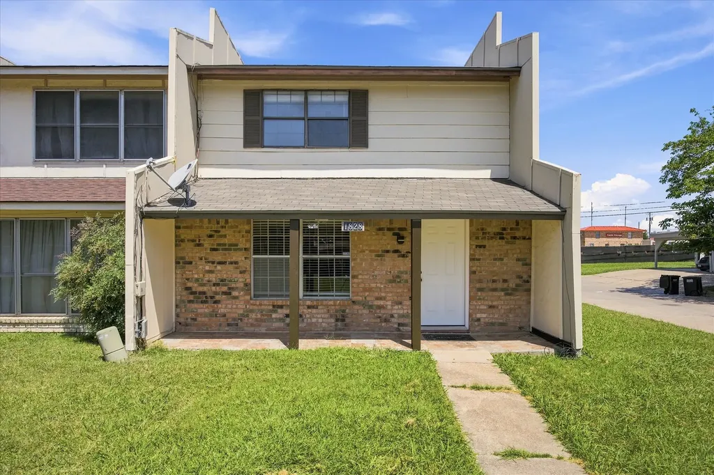 1828 Ridgeview Plaza Mesquite TX 75149