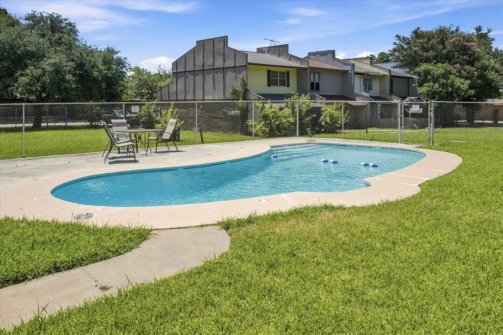 1828 Ridgeview Plaza Mesquite TX 75149