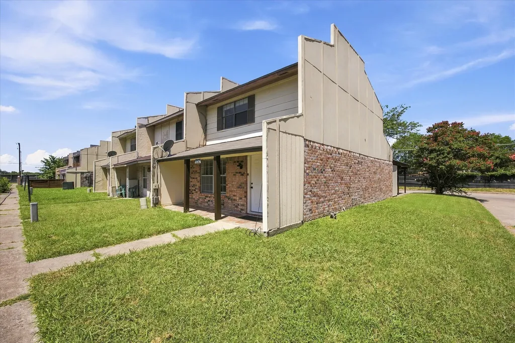 1828 Ridgeview Plaza Mesquite TX 75149