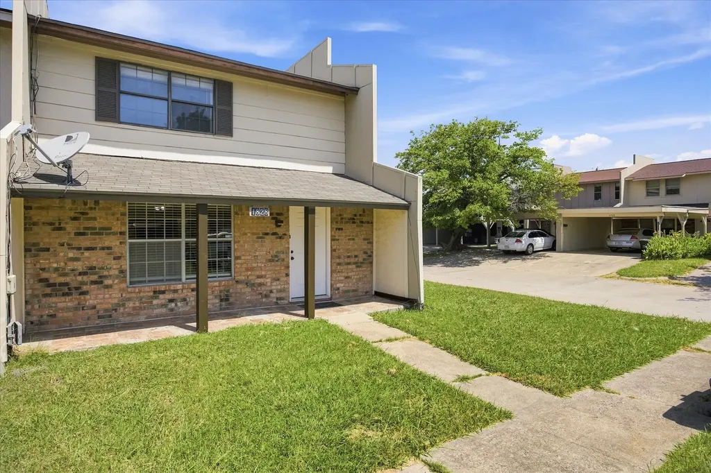 1828 Ridgeview Plaza Mesquite TX 75149