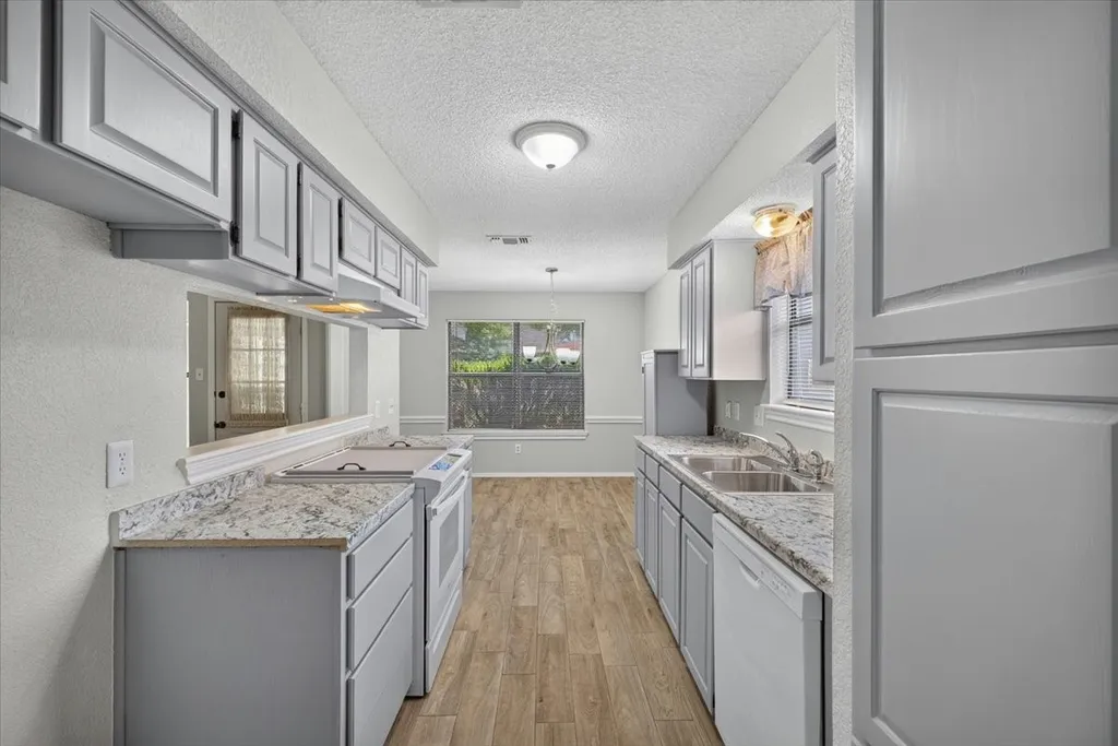 7728 Partridge Drive Watauga TX 76148