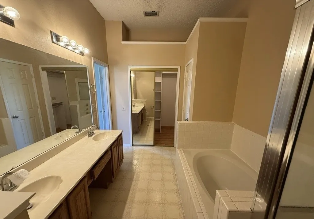 1338 Overlook Drive Lewisville TX 75067