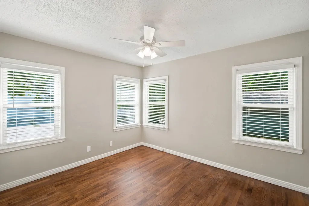 3851 Harley Avenue Fort Worth TX 76107