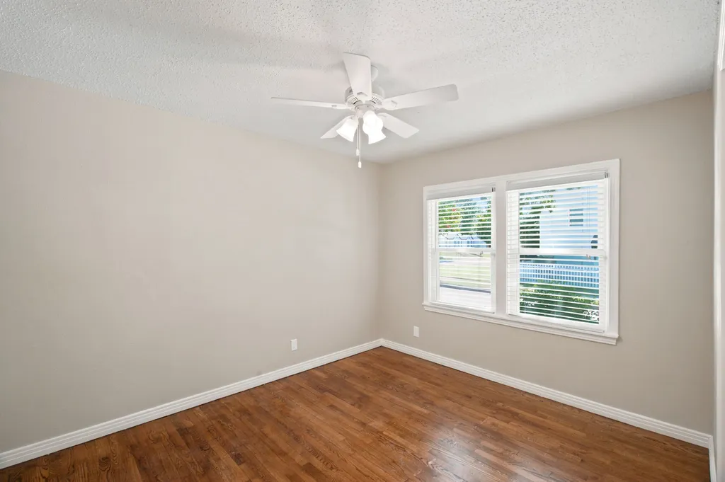 3851 Harley Avenue Fort Worth TX 76107