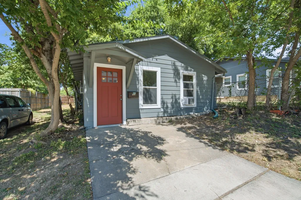 3851 Harley Avenue Fort Worth TX 76107