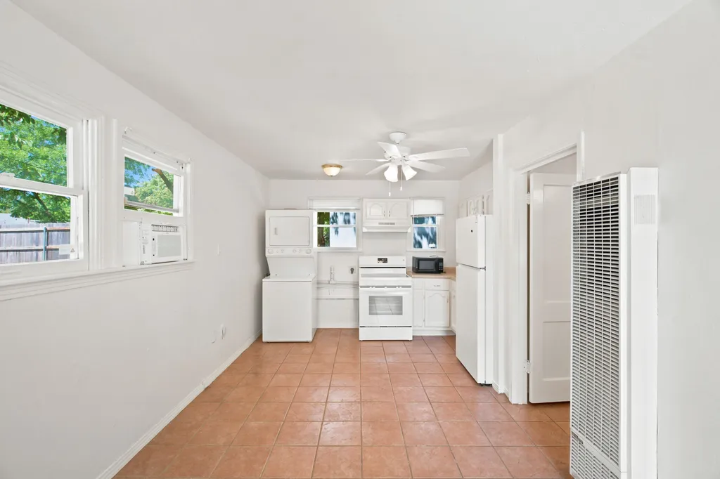 3851 Harley Avenue Fort Worth TX 76107