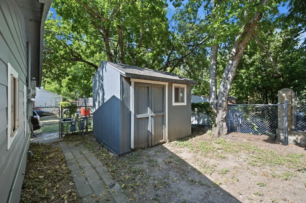 3851 Harley Avenue Fort Worth TX 76107