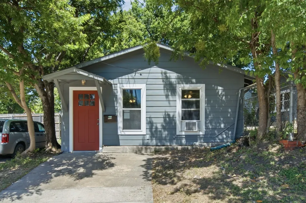 3851 Harley Avenue Fort Worth TX 76107