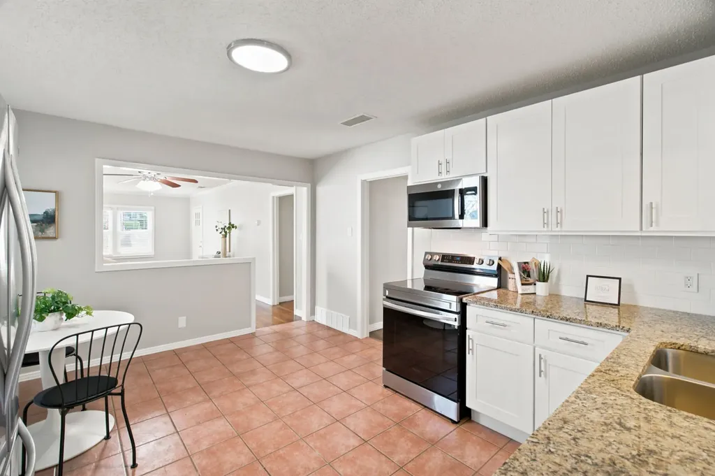 3851 Harley Avenue Fort Worth TX 76107
