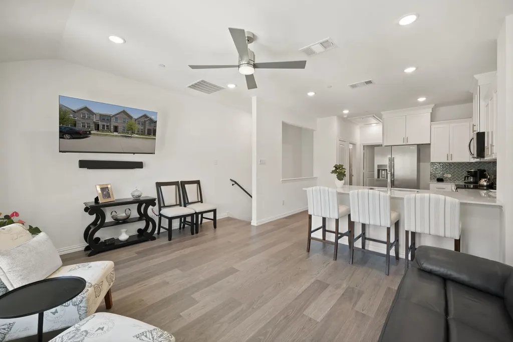 5243 Legacy Street Haltom City TX 76117