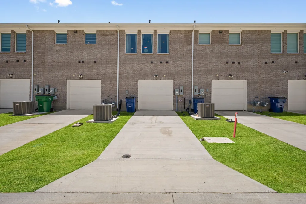 5243 Legacy Street Haltom City TX 76117