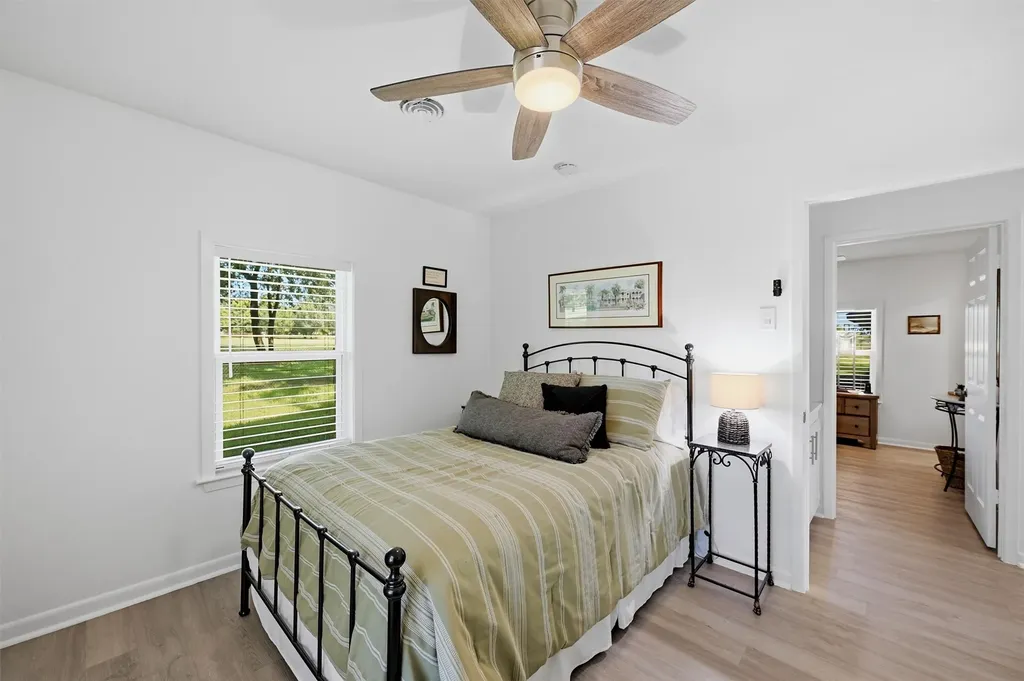 1118 Kiowa Drive W Gainesville TX 76240