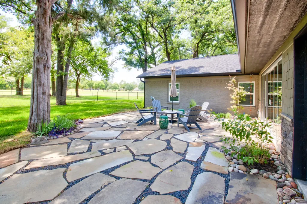 1118 Kiowa Drive W Gainesville TX 76240
