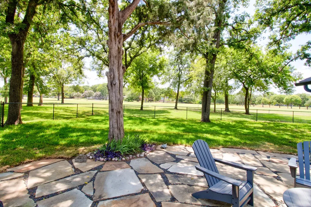 1118 Kiowa Drive W Gainesville TX 76240