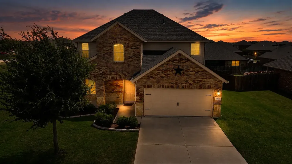 1535 Meadowlake Drive Waxahachie TX 75165