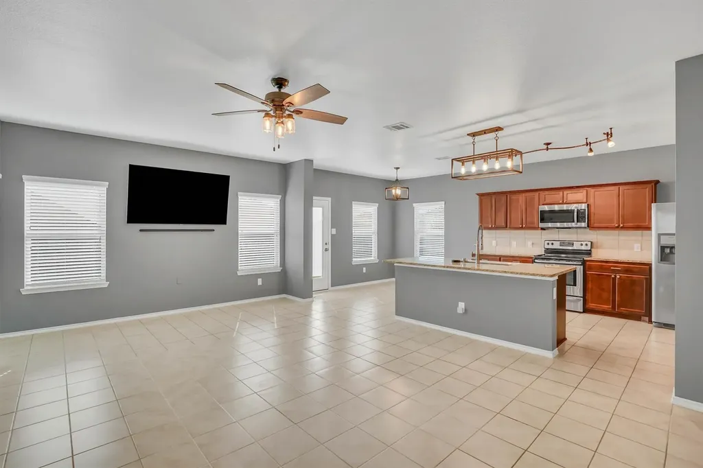 1535 Meadowlake Drive Waxahachie TX 75165