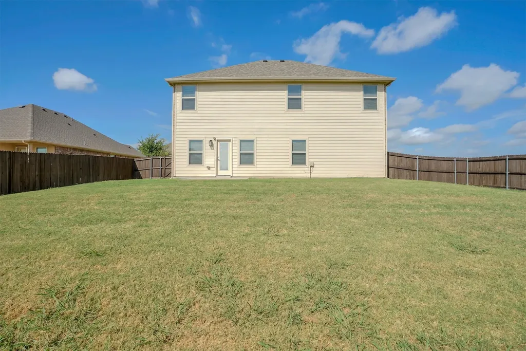 1535 Meadowlake Drive Waxahachie TX 75165
