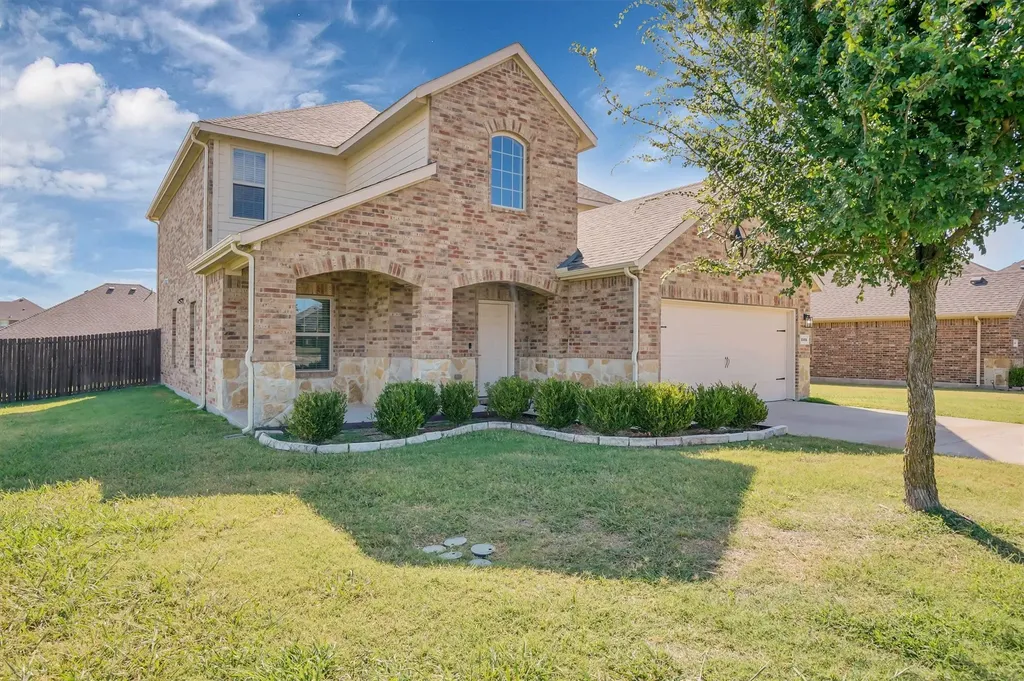 1535 Meadowlake Drive Waxahachie TX 75165
