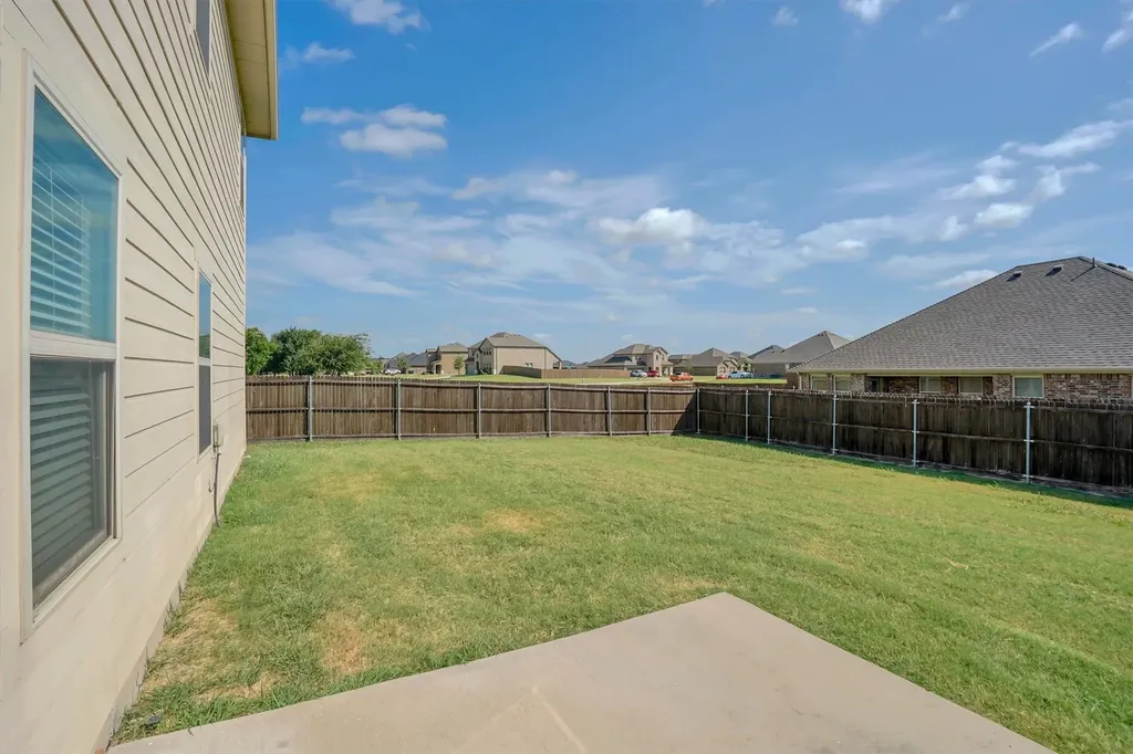 1535 Meadowlake Drive Waxahachie TX 75165