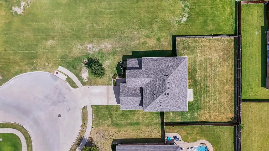 1535 Meadowlake Drive Waxahachie TX 75165