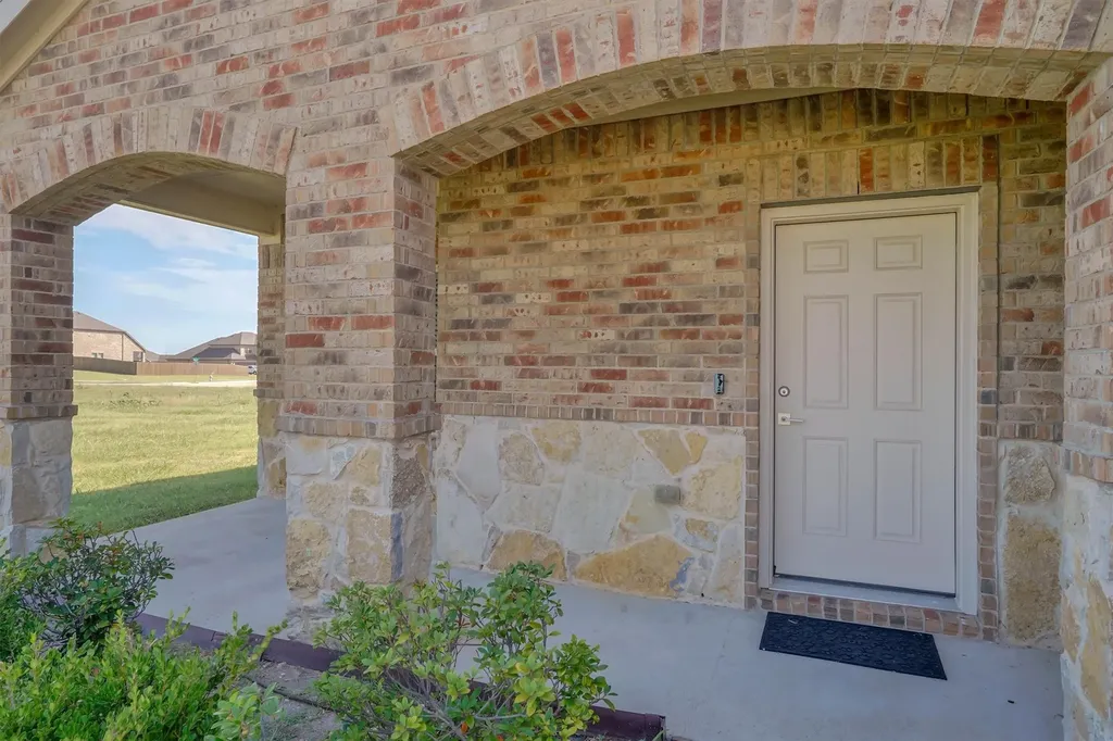 1535 Meadowlake Drive Waxahachie TX 75165