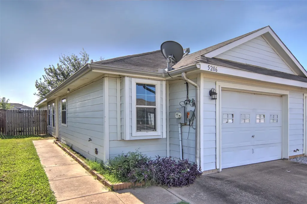 5206 Mountain Spring Trail Fort Worth TX 76123