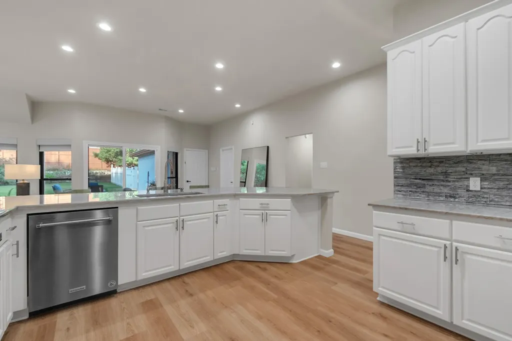 17324 Stedman Drive Dallas TX 75252