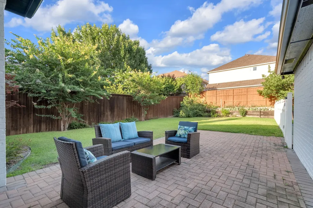 17324 Stedman Drive Dallas TX 75252