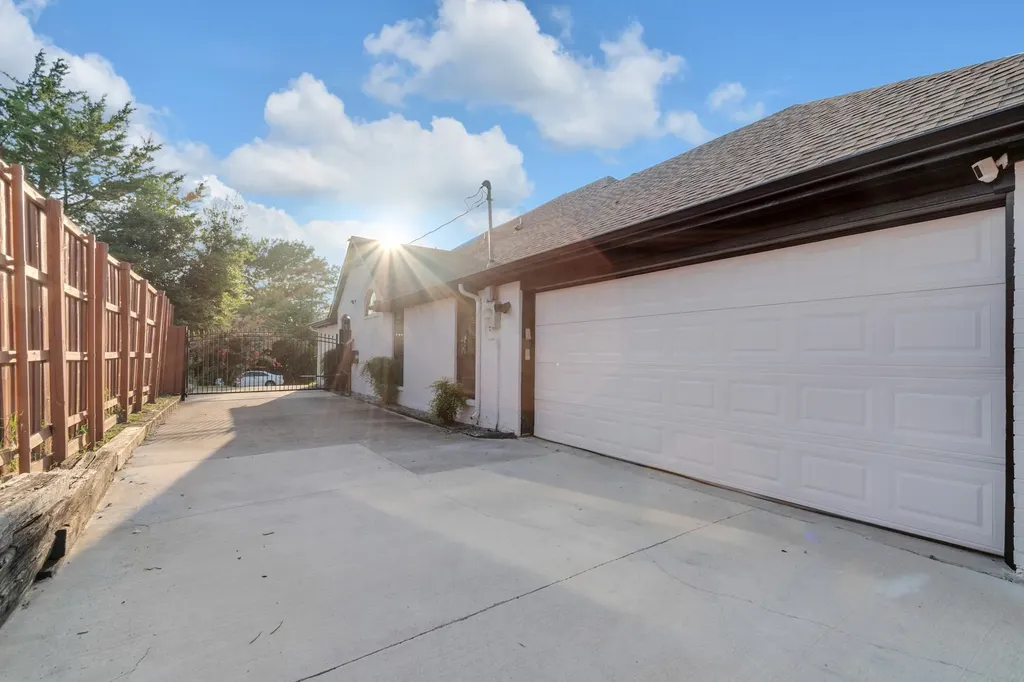 17324 Stedman Drive Dallas TX 75252