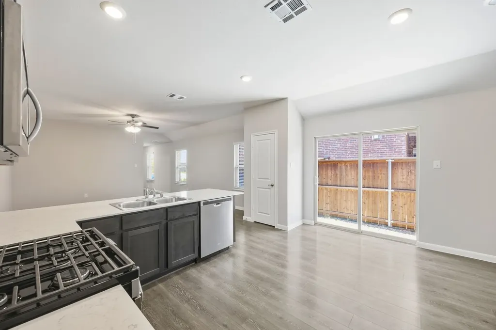 3921 Oak Creek Circle Denison TX 75020