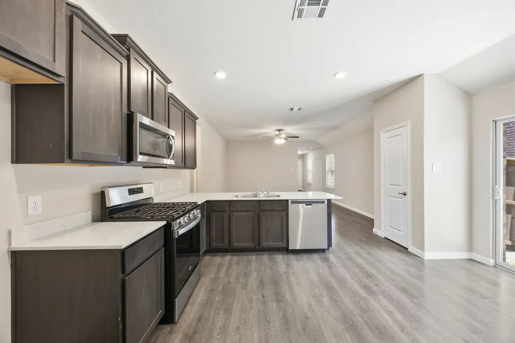 3921 Oak Creek Circle Denison TX 75020