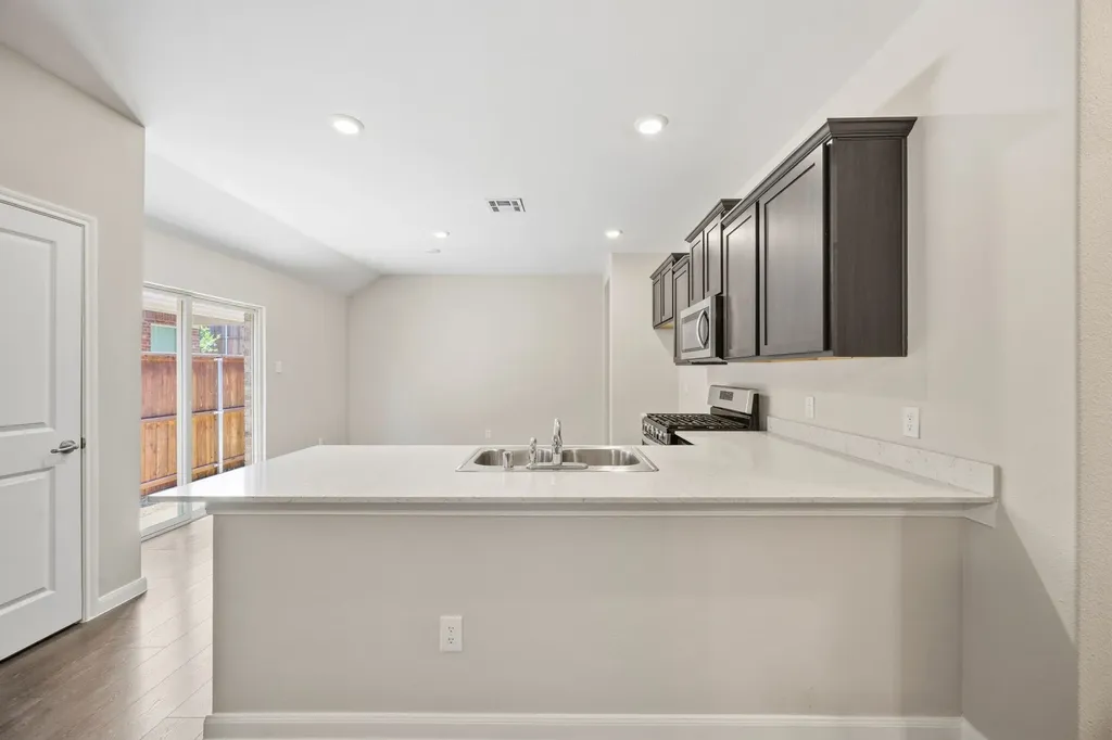 3921 Oak Creek Circle Denison TX 75020