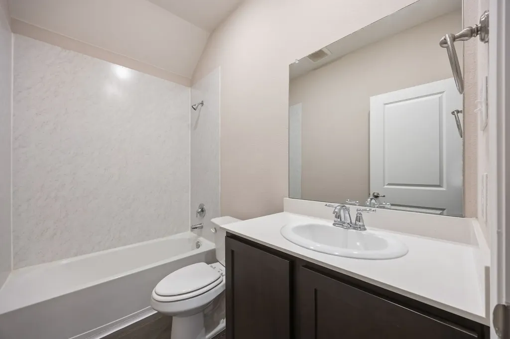 3921 Oak Creek Circle Denison TX 75020