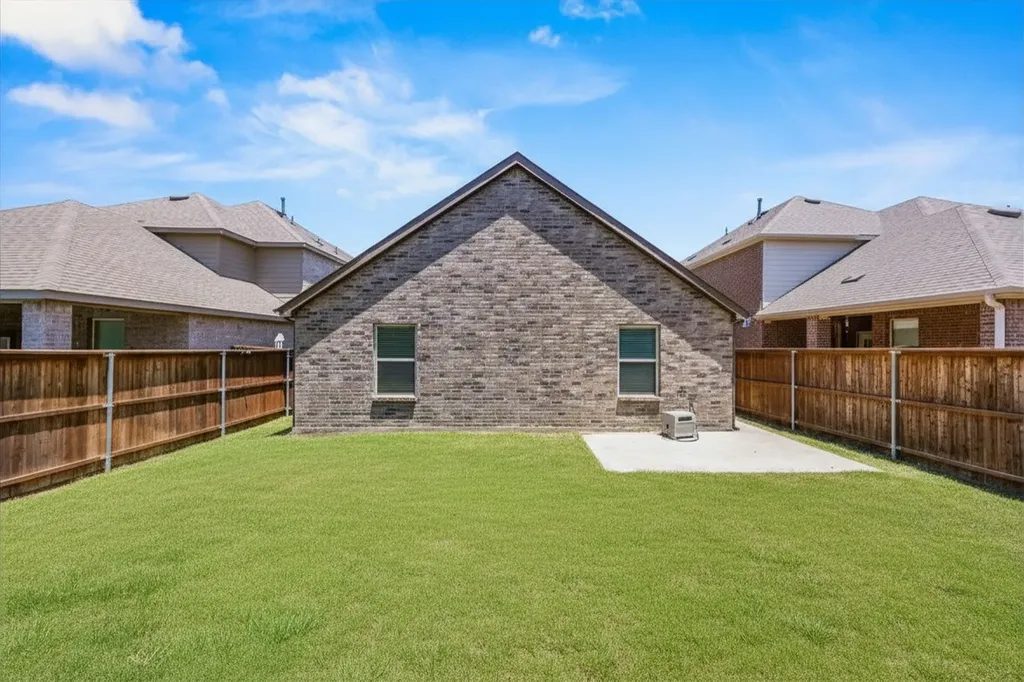 3921 Oak Creek Circle Denison TX 75020