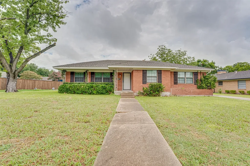 825 Branch Drive Garland TX 75041