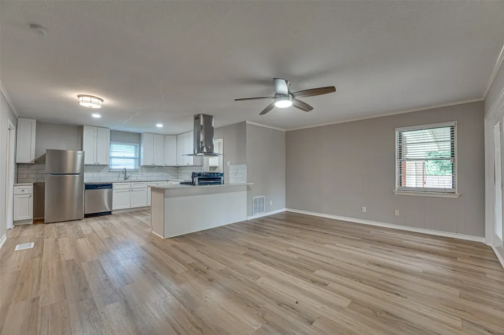 825 Branch Drive Garland TX 75041