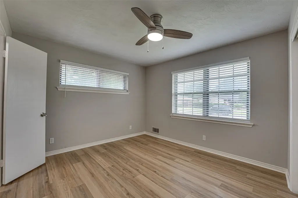 825 Branch Drive Garland TX 75041