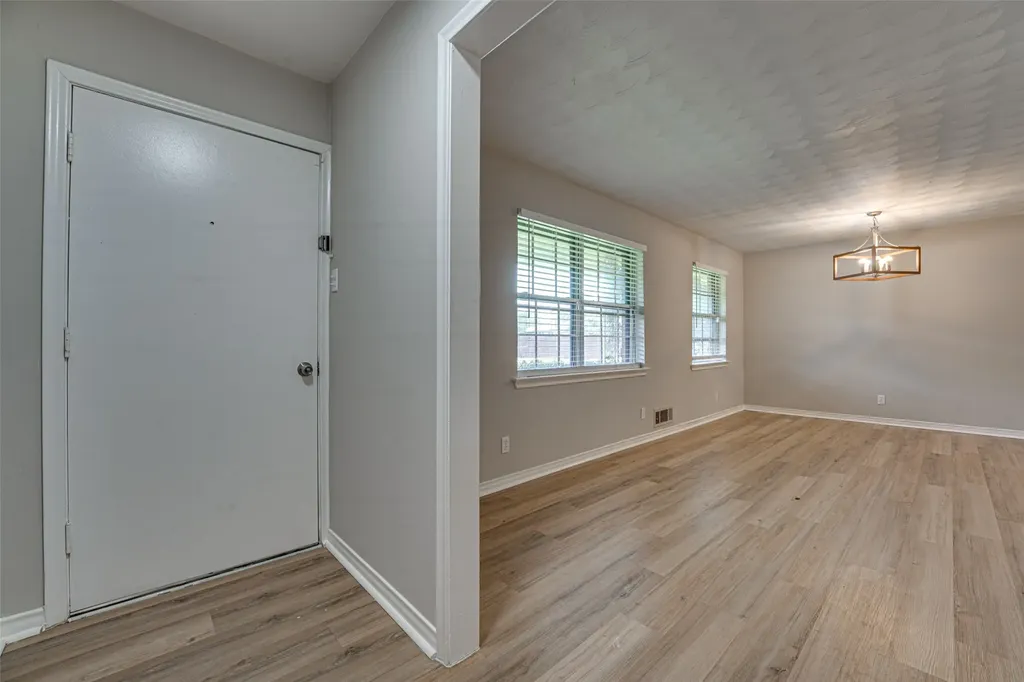 825 Branch Drive Garland TX 75041