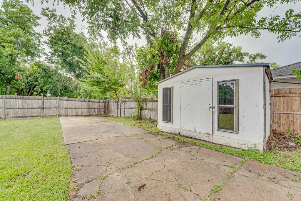 825 Branch Drive Garland TX 75041