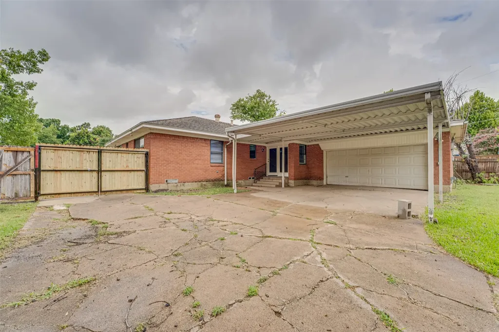 825 Branch Drive Garland TX 75041