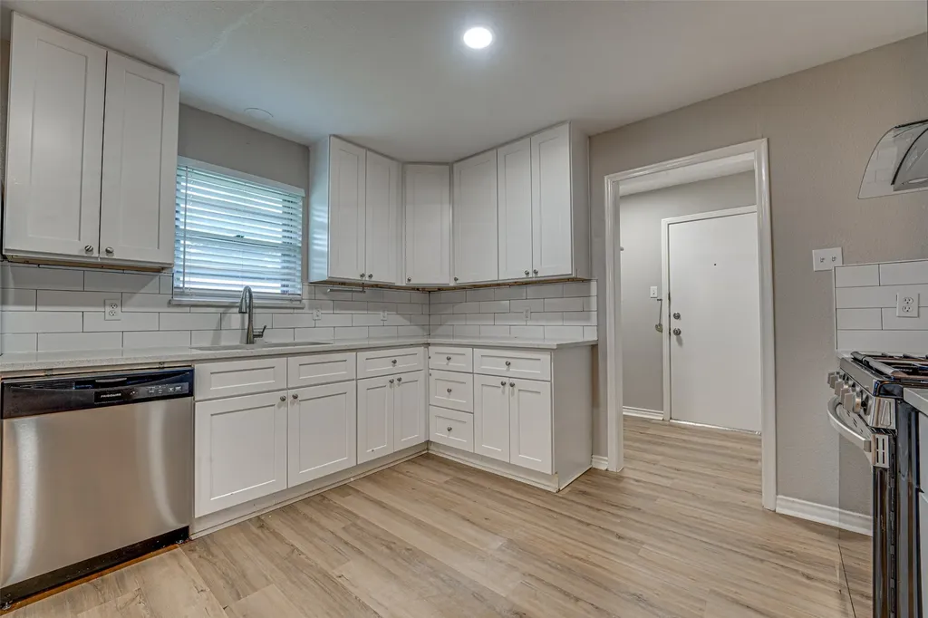 825 Branch Drive Garland TX 75041