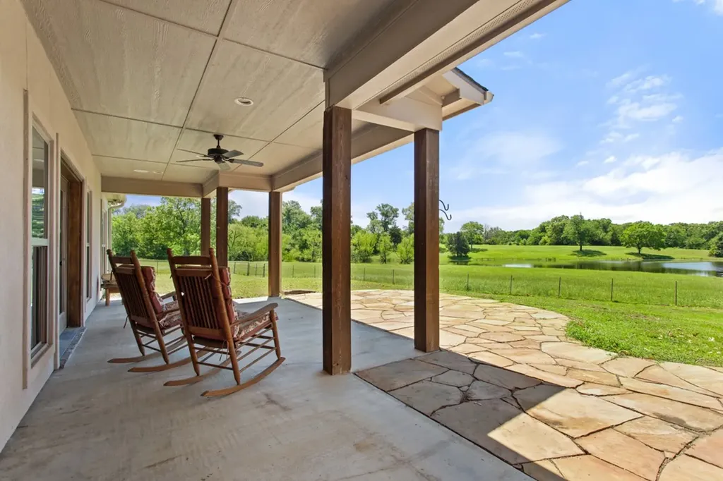 2261-C State Highway 276 Emory TX 75440