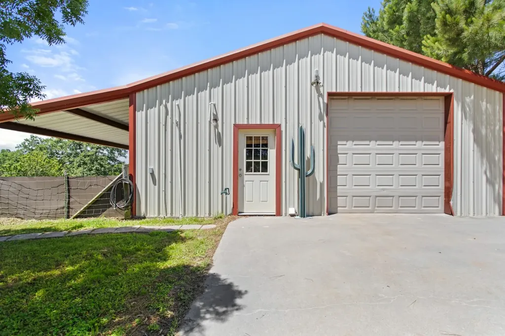 2261-C State Highway 276 Emory TX 75440