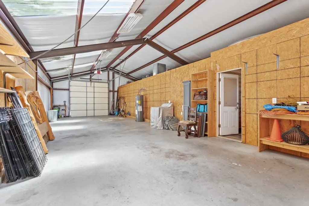 2261-C State Highway 276 Emory TX 75440